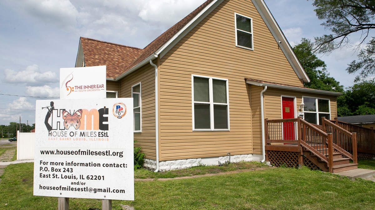 Miles Davis museum collects stories in East St. Louis | Belleville